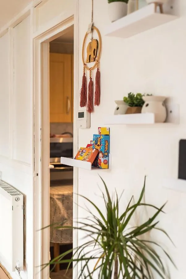 Cosy 2 Bedroom Apartment In The Heart Of Edinburgh